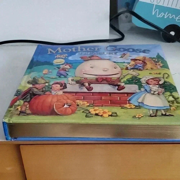 Mothergoose treasury book - Picture 2 of 10